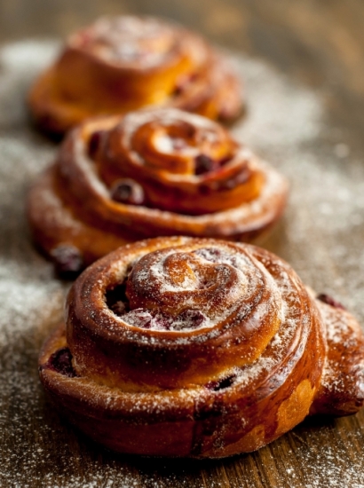 CINNAMON BUNS