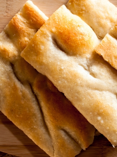 FOCACCIA CON FIOCCHI DI CIPOLLA