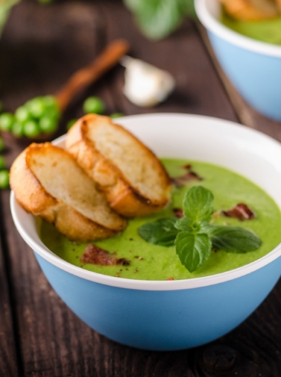 CREMA DI PISELLI ALLA MENTA CON PEPE CUBEBE