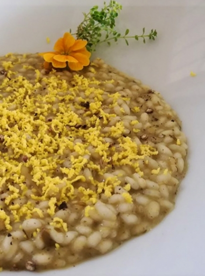 RISOTTO BRUSCANDOLI AL PEPE ROSSO