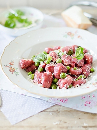 GNOCCHI ALLA POLVERE DI BARBABIETOLA