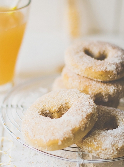 DONUTS CON SUCCO DI MELA E CANNELLA