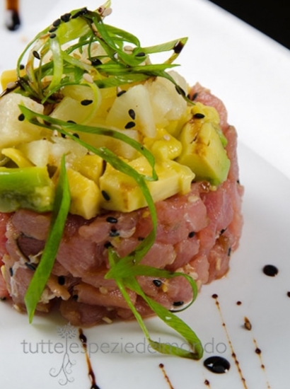 TARTARE DI TONNO AL PEPE VERDE DEL MALABAR